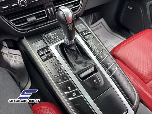 Used 2021 Porsche Macan S image 23