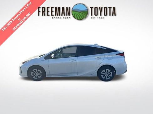 Used 2019 Toyota Prius L Eco image 1