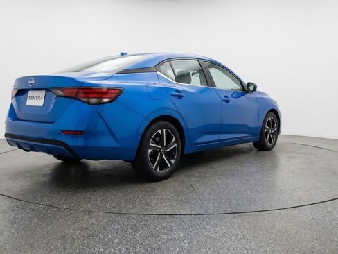 Used 2025 Nissan Sentra SV image 9