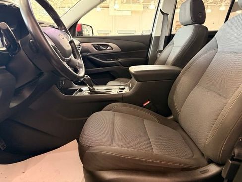 Used 2020 Chevrolet Traverse LT FWD image 8