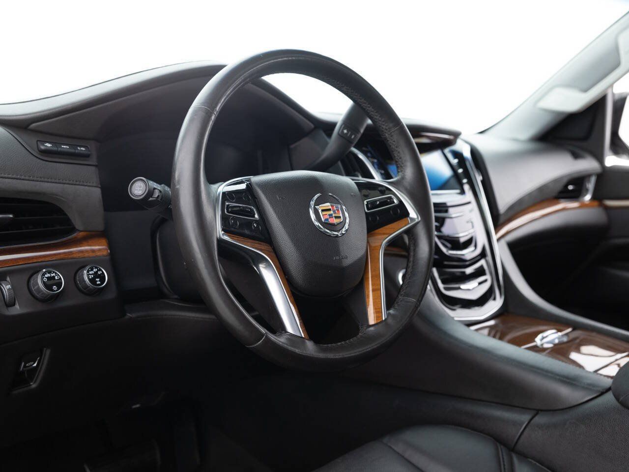 Used 2015 Cadillac Escalade Premium AWD/4WD image 23