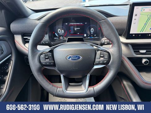 Used 2025 Ford Explorer ST-Line w/ ST-Line Street Pack AWD/4WD image 14