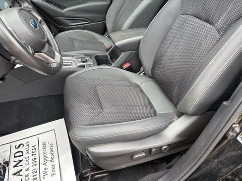 Used 2024 Subaru Forester Premium AWD/4WD image 12