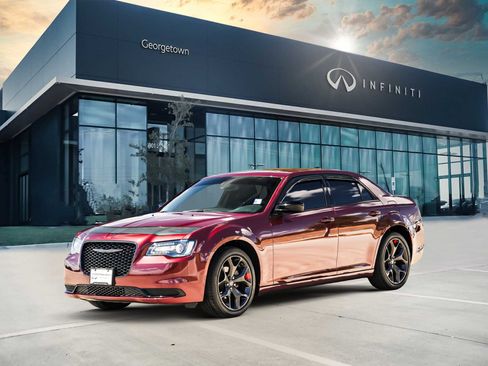 Used 2023 Chrysler 300 Touring w/ Sport Appearance Package RWD image 7