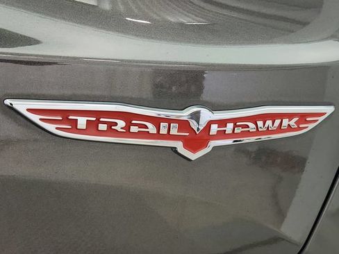 Used 2018 Jeep Renegade Trailhawk AWD/4WD image 30
