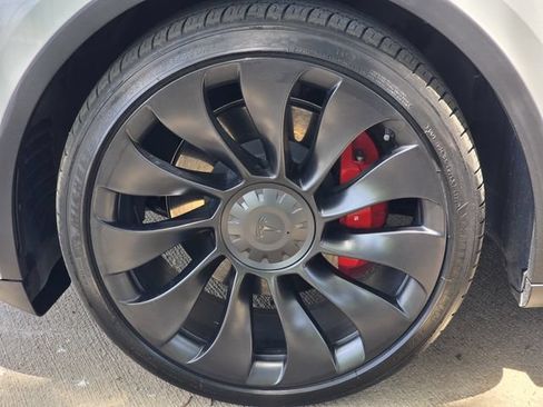 Used 2022 Tesla Model Y Performance AWD/4WD image 8