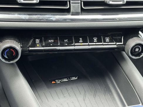 New 2026 Chevrolet Equinox EV LT image 12