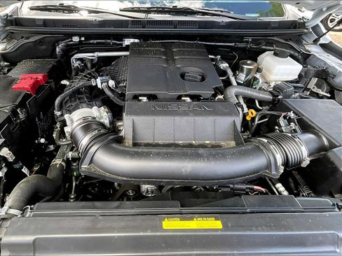 Used 2025 Nissan Frontier SV image 28