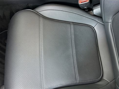 Certified 2025 Mercedes-Benz C 300 Sedan image 21