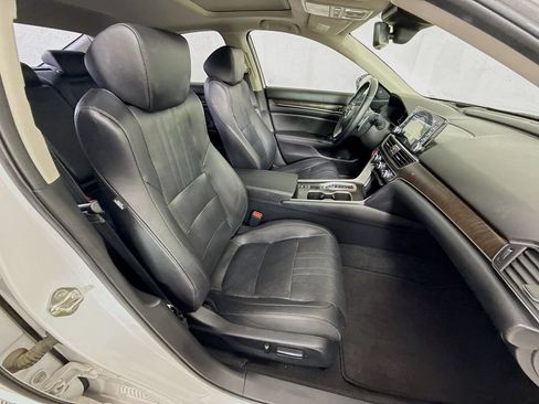 Used 2019 Honda Accord Touring image 30