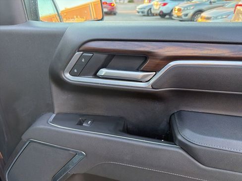 Used 2025 GMC Sierra 1500 SLT image 30