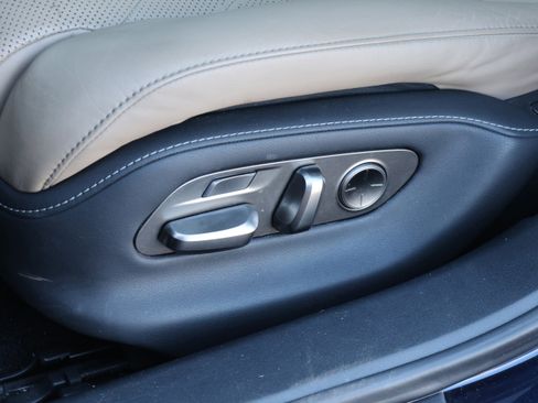 Used 2022 Lexus LS 500 image 32