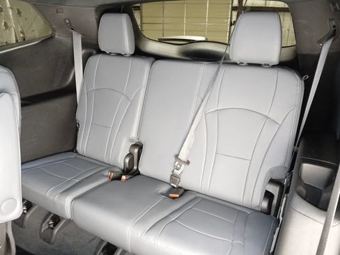 Used 2023 Buick Enclave Essence w/ Sport Touring Edition AWD/4WD image 14