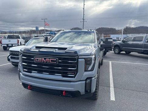 Used 2024 GMC Sierra 2500 AT4 w/ AT4 Premium Plus Package image 12