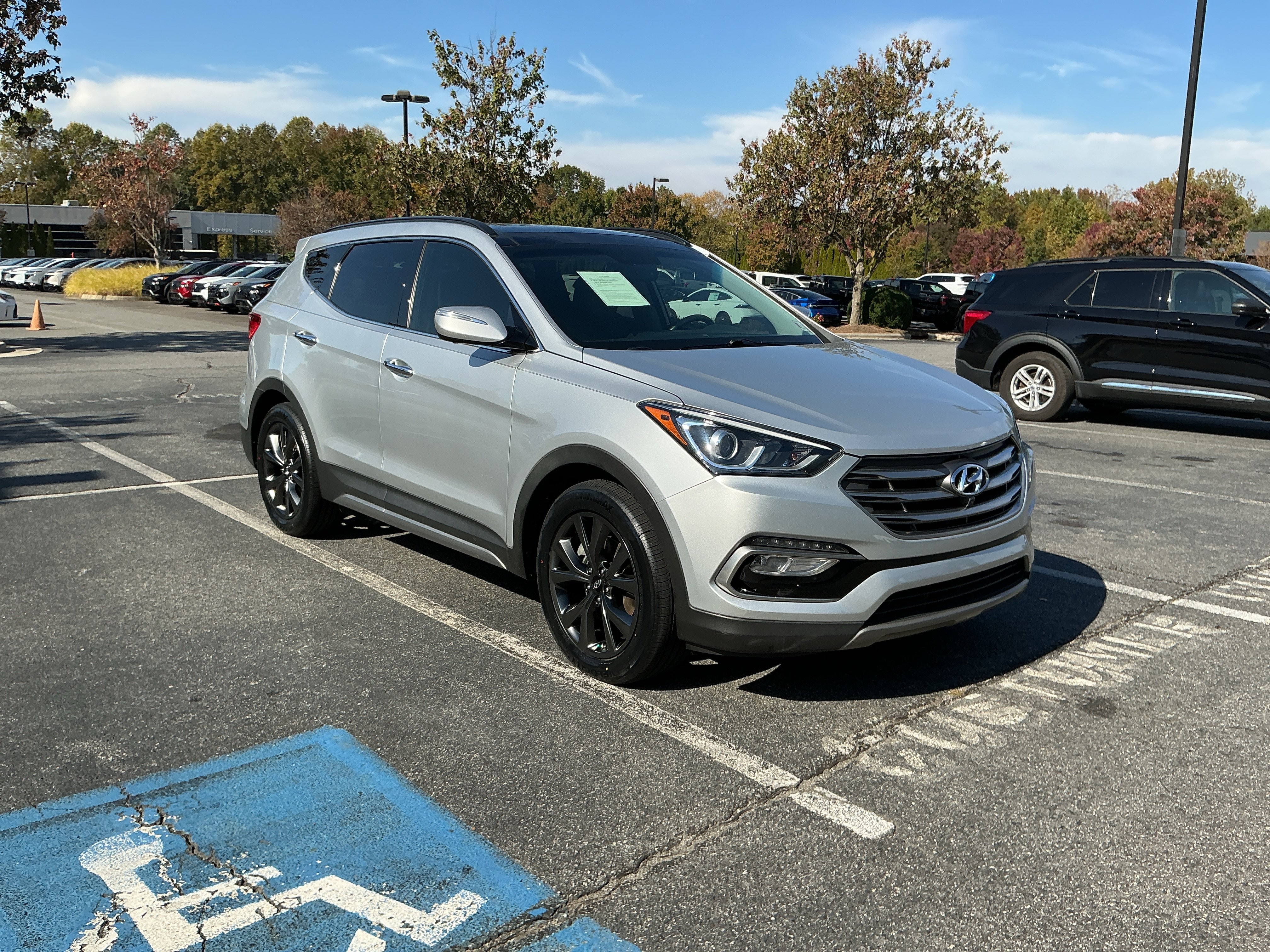 Used 2017 Hyundai Santa Fe Sport w/ Cargo Package FWD image 5