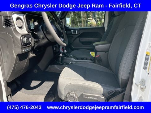 Used 2024 Jeep Wrangler Unlimited w/ Convenience Group AWD/4WD image 29
