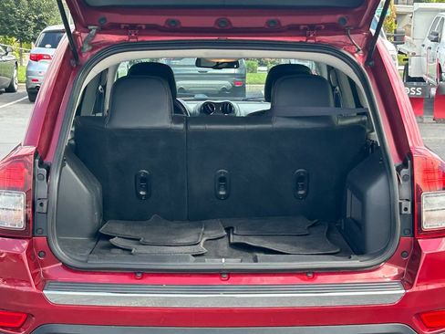 Used 2016 Jeep Compass High Altitude FWD image 28
