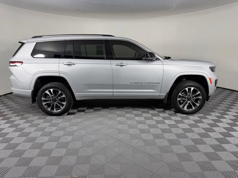 Used 2021 Jeep Grand Cherokee L Overland w/ Luxury Tech Group IV AWD/4WD image 9