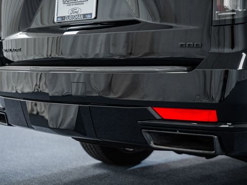 Used 2022 Cadillac Escalade ESV Sport Platinum w/ LPO, ONYX Package image 19