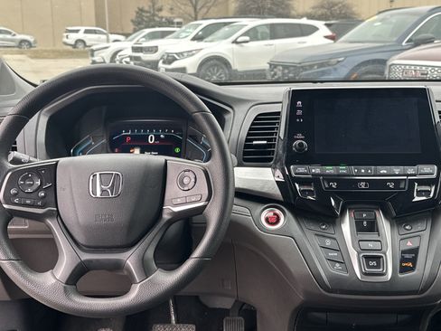 Certified 2023 Honda Odyssey EX image 16