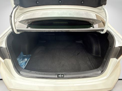 Used 2025 Toyota Corolla LE w/ Convenience Package image 25