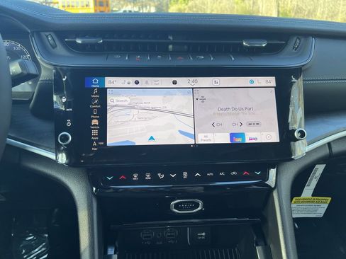 New 2026 Jeep Grand Cherokee Laredo image 11