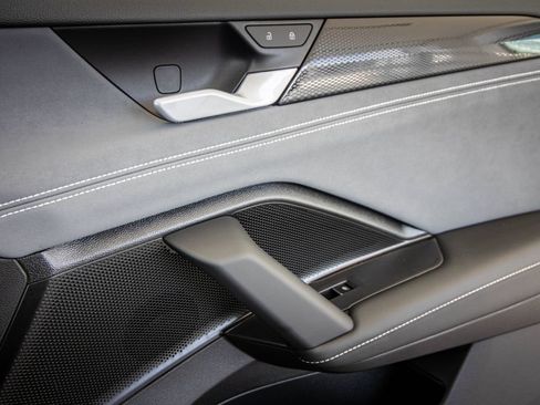 New 2026 Volkswagen Tiguan SE FWD image 19