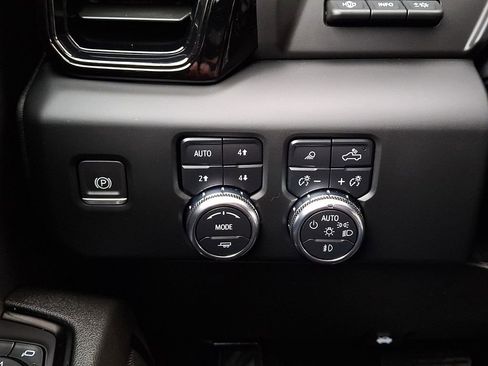 Used 2023 GMC Sierra 1500 AT4 w/ AT4 Premium Package image 24