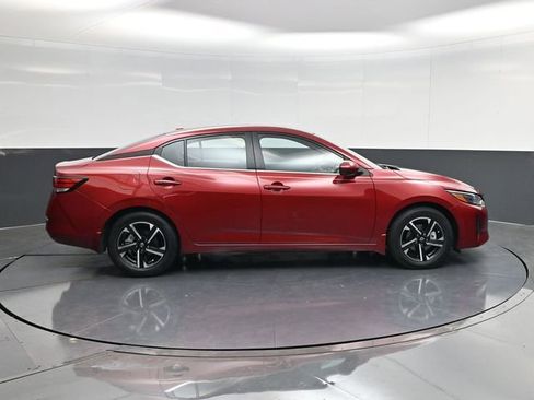Used 2025 Nissan Sentra SV image 2