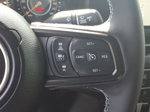 Used 2025 Jeep Wrangler Sport AWD/4WD image 18
