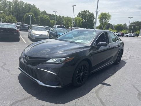 Used 2024 Toyota Camry XSE FWD image 9