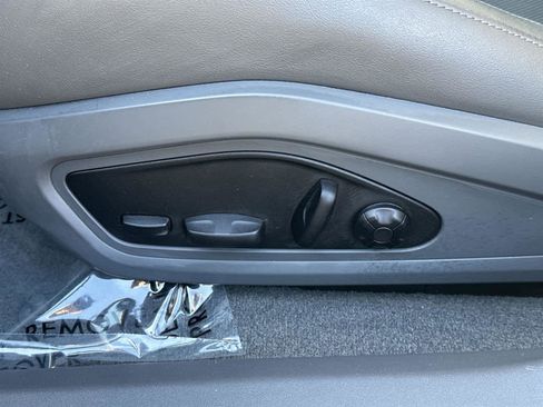 Used 2023 Porsche Taycan 4S image 23