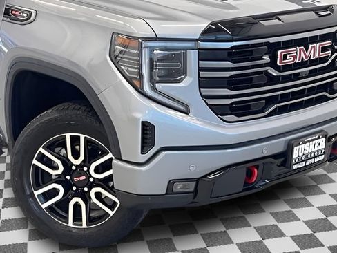 Certified 2025 GMC Sierra 1500 AT4 w/ AT4 Premium Package AWD/4WD image 26