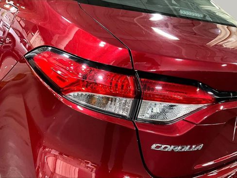 Used 2025 Toyota Corolla LE FWD image 29