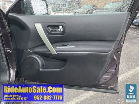 Used 2011 Nissan Rogue SV w/ Premium Pkg image 13