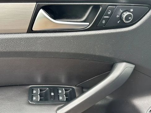 Used 2014 Volkswagen Passat TDI SE image 17