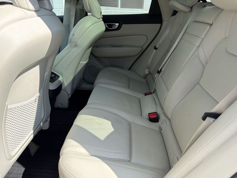 Used 2021 Volvo XC60 T5 Inscription FWD image 19