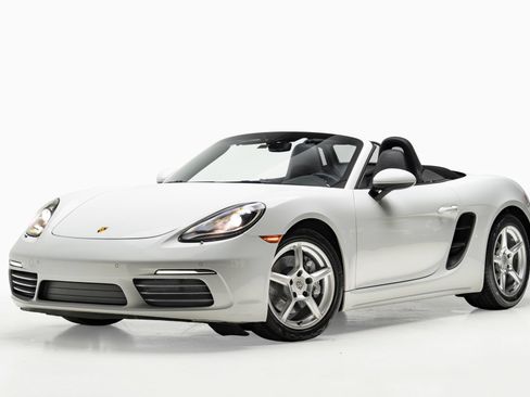 Used 2022 Porsche 718 Boxster RWD image 4