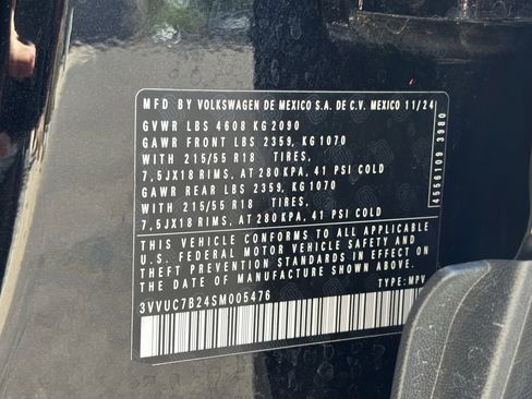Used 2025 Volkswagen Taos SE AWD/4WD image 31