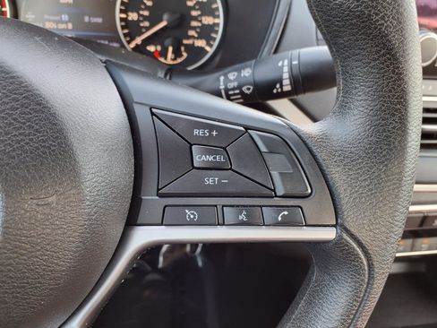 Used 2022 Nissan Altima 2.5 SV AWD/4WD image 16
