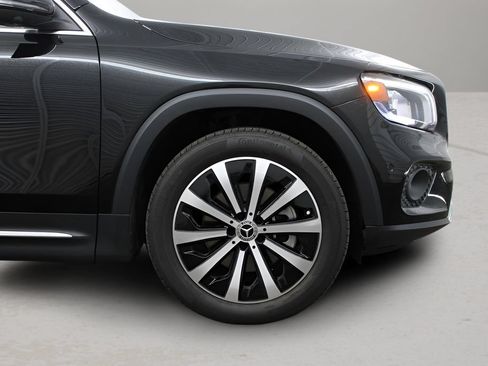 Used 2023 Mercedes-Benz GLB 250 image 44