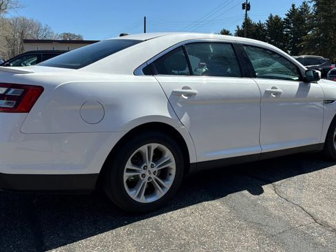 Used 2016 Ford Taurus SEL w/ Equipment Group 201A image 10