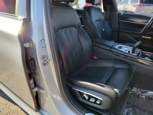 Used 2016 BMW 740i image 23