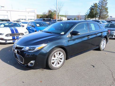 Used 2015 Toyota Avalon XLE image 3