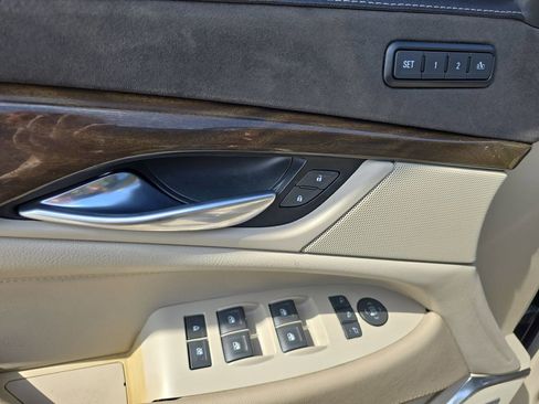 Used 2018 Cadillac Escalade Luxury image 29