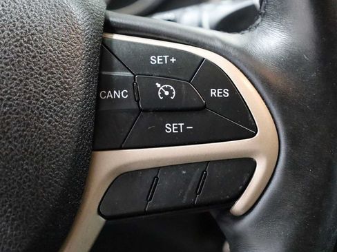 Used 2014 Jeep Cherokee Latitude w/ Cold Weather Group FWD image 26