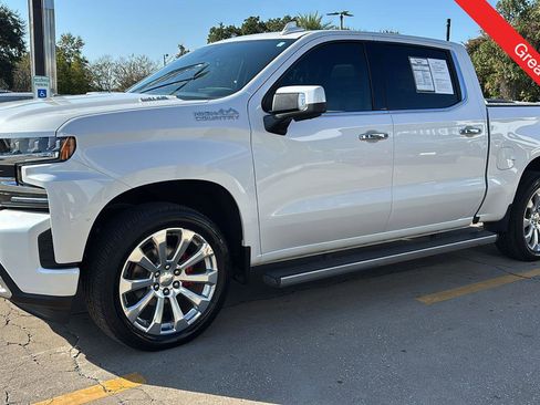 Used 2021 Chevrolet Silverado 1500 High Country w/ Technology Package image 3