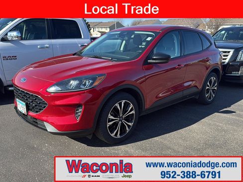 Used 2021 Ford Escape SE w/ SE Sport Appearance Package AWD/4WD image 1