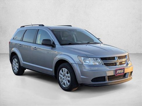 Used 2017 Dodge Journey SE image 3