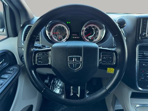 Used 2020 Dodge Grand Caravan SXT w/ Driver Convenience Group FWD image 24